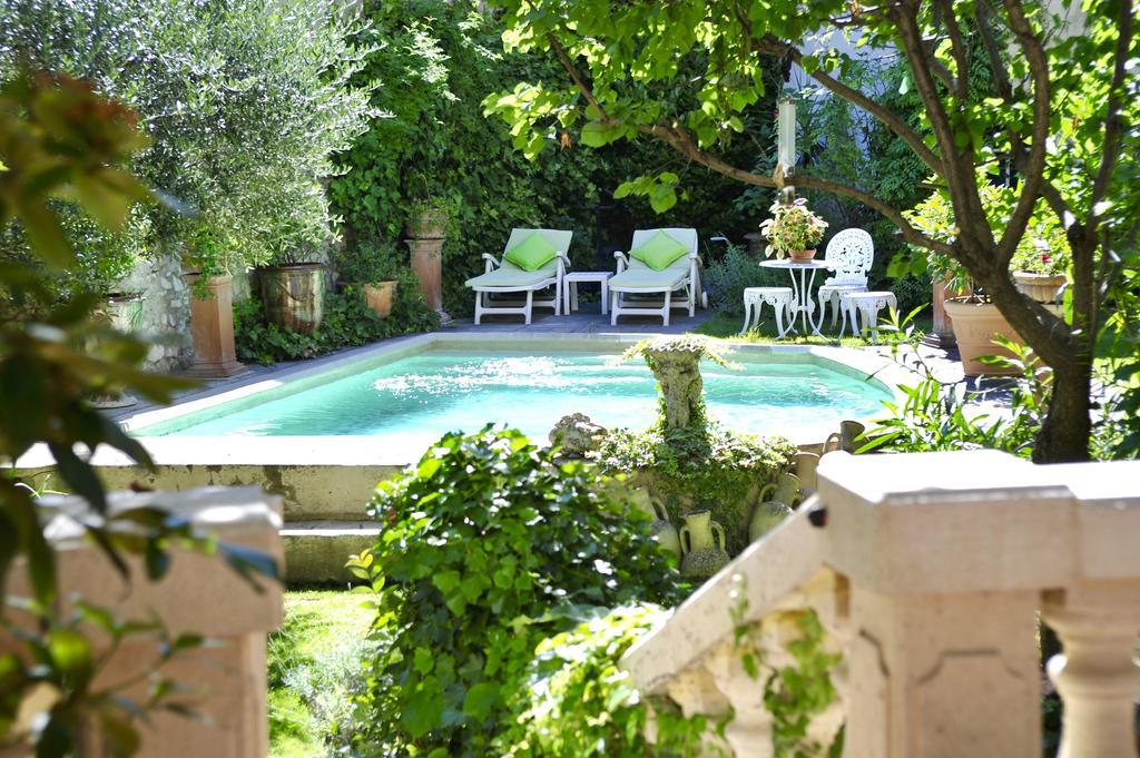 Les Saisons Bed & Breakfast Villeneuve-les-Avignon Luaran gambar